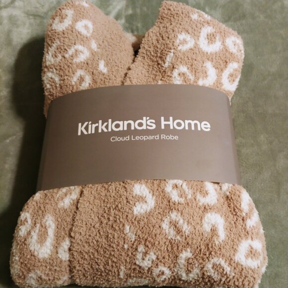 NEW Kirkland's Home Women's Cloud Leopard Robe - Taupe - Size L/XL - Picture 2 of 4